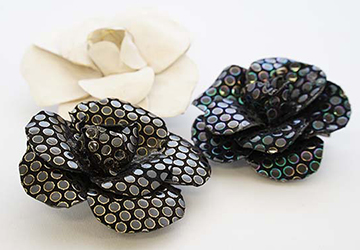 手作りブローチ2 - 家族葬・葬儀・お葬式なら【平安祭典 東京】