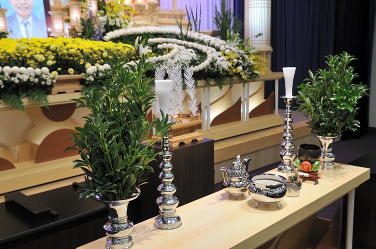 お葬式の時間ってどれくらいかかるの？間に合わないときの対処法とは